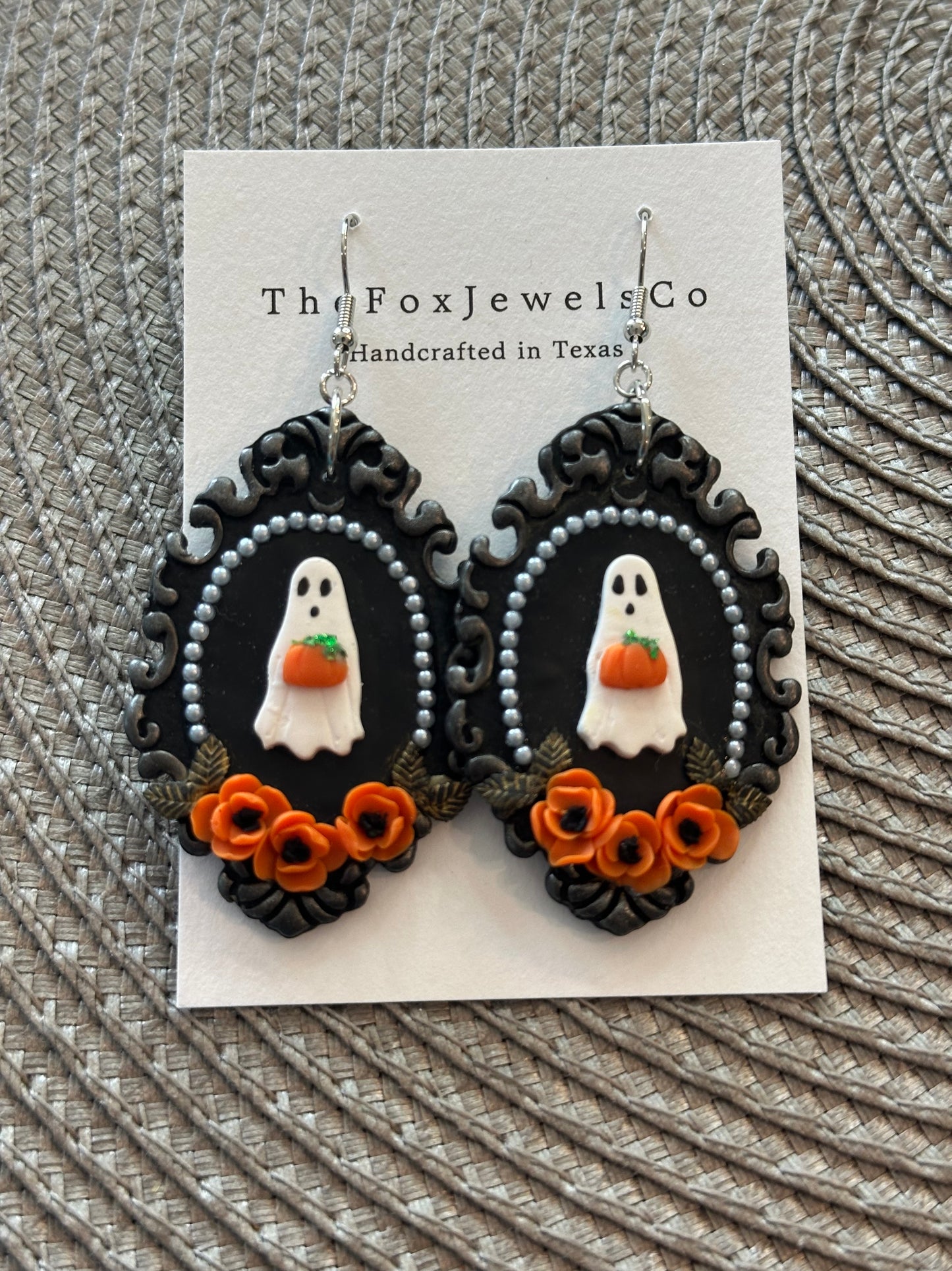 Vintage Ghost & Pumpkin Earrings – Pearl Frame with Floral Detail