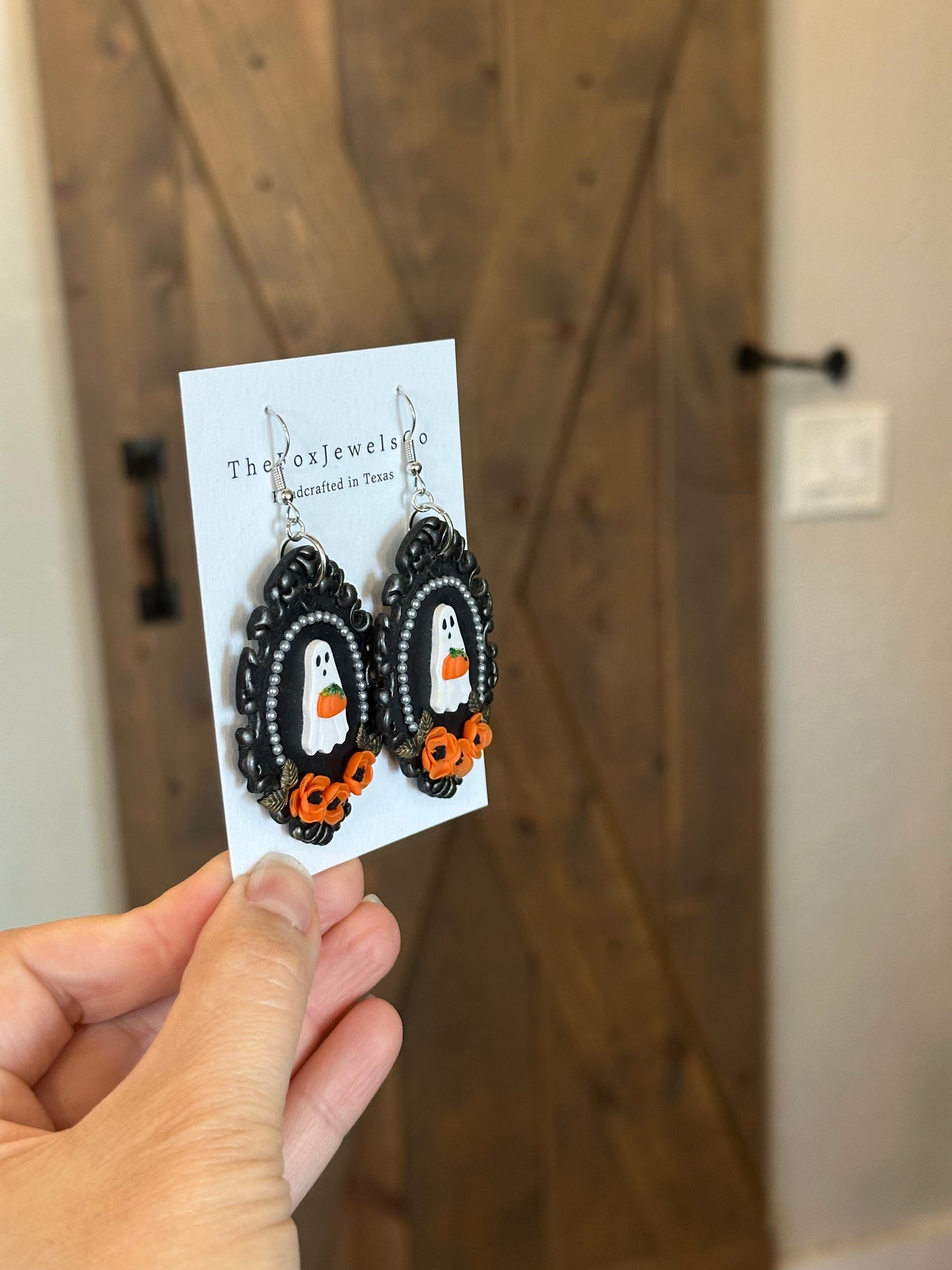 Vintage Ghost & Pumpkin Earrings – Pearl Frame with Floral Detail