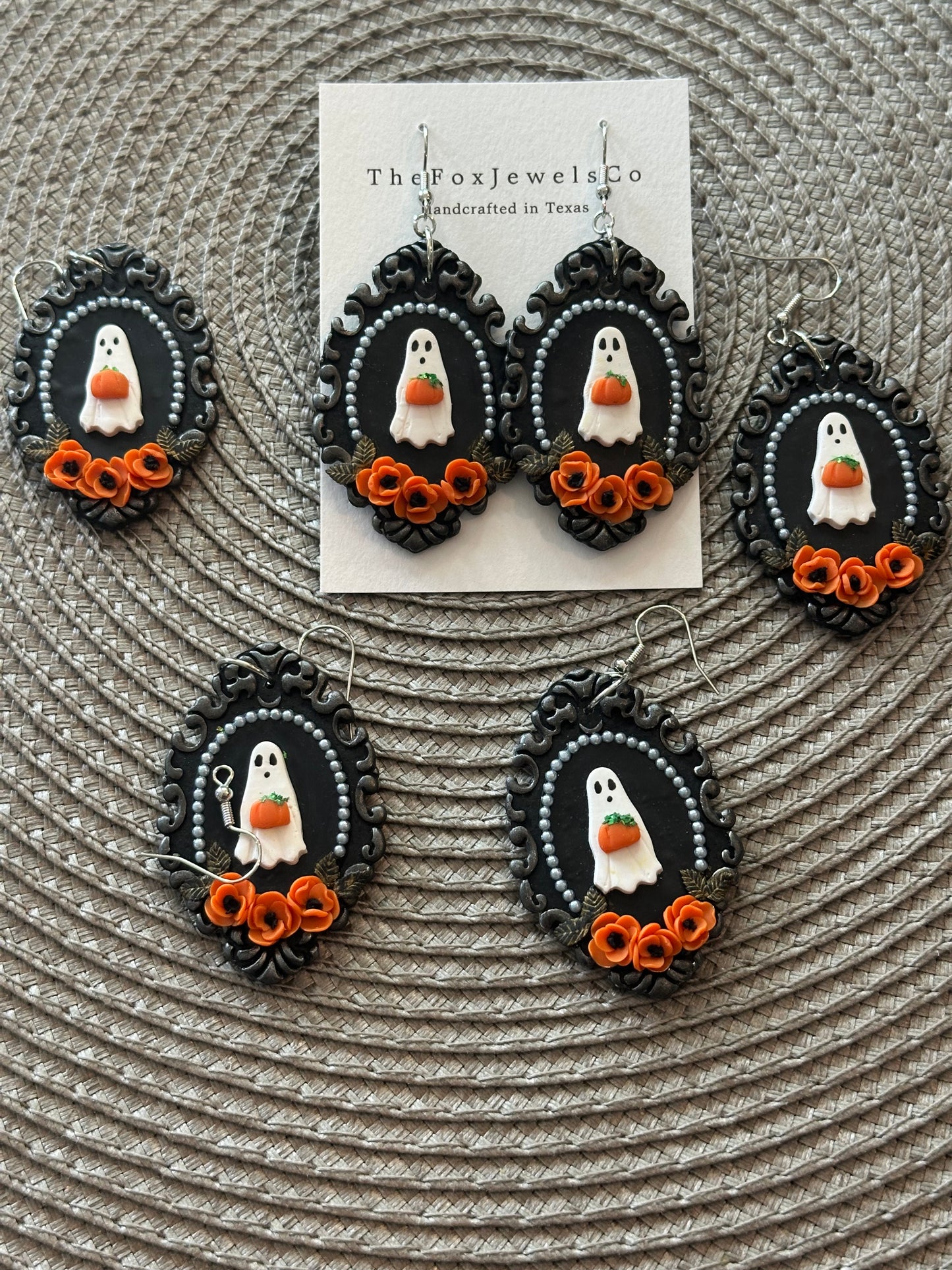 Vintage Ghost & Pumpkin Earrings – Pearl Frame with Floral Detail