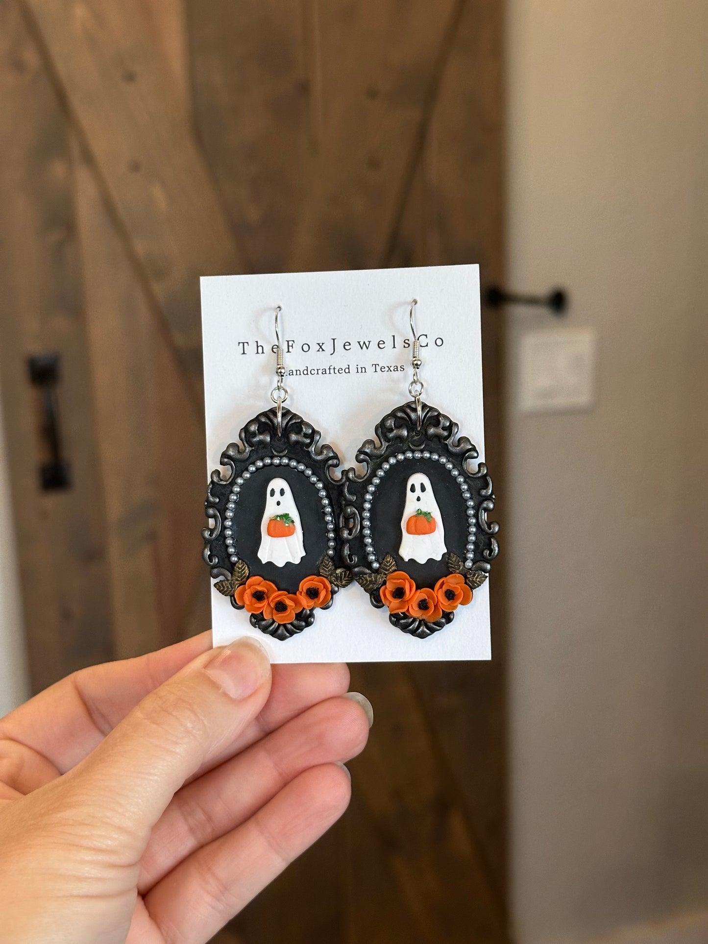 Vintage Ghost & Pumpkin Earrings – Pearl Frame with Floral Detail