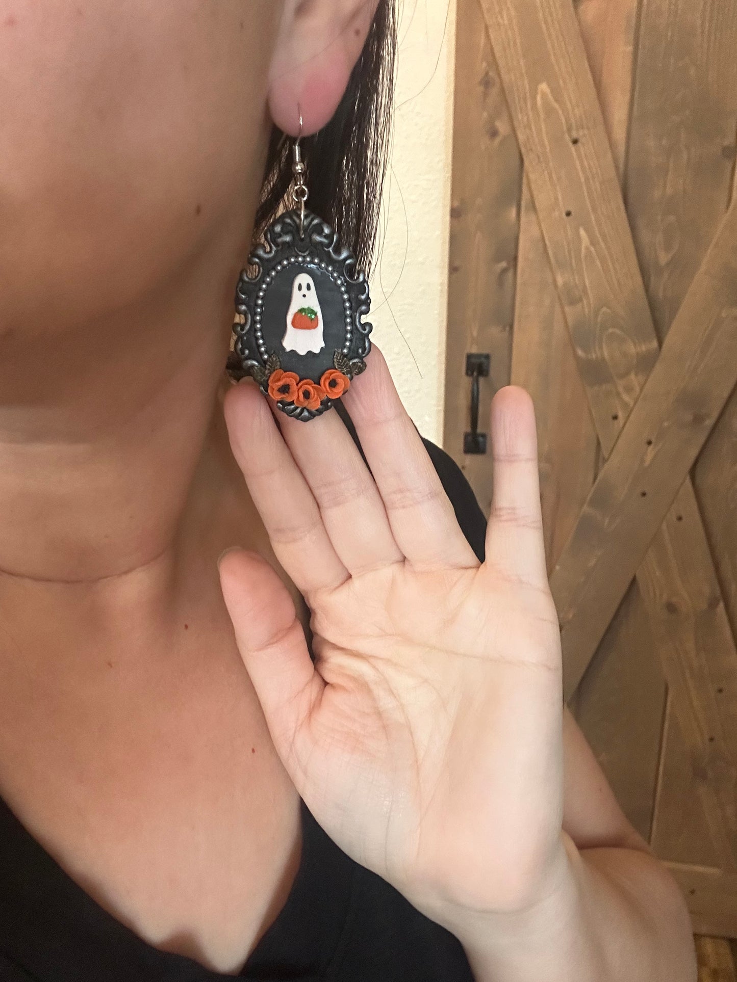 Vintage Ghost & Pumpkin Earrings – Pearl Frame with Floral Detail
