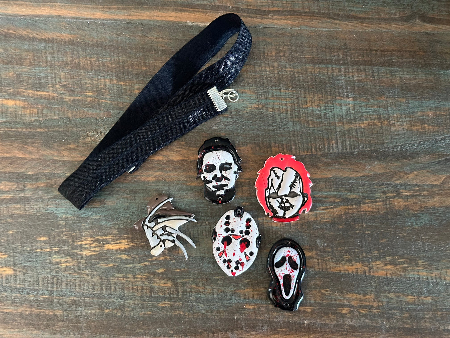Halloween Bookmarks, Slasher movies, Elastic Bookmarks, Unique Bookmarks, Halloween, Slasher Movies, Horror Movies, Teacher Gifts, Literary Gifts, Book Lovers Gift, Bookworms, Handmade, Hand Painted, Ghost Face, Chucky, Freddy Krueger, Jason, Michael Myers,Fun Gifts, Halloween Lovers
