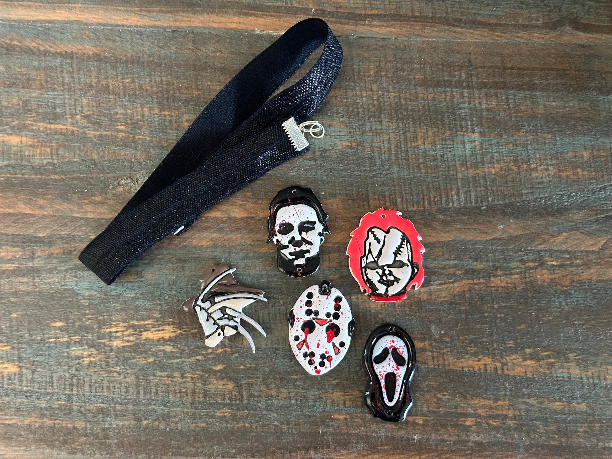 Halloween Bookmarks, Slasher movies, Elastic Bookmarks, Unique Bookmarks, Halloween, Slasher Movies, Horror Movies, Teacher Gifts, Literary Gifts, Book Lovers Gift, Bookworms, Handmade, Hand Painted, Ghost Face, Chucky, Freddy Krueger, Jason, Michael Myers,Fun Gifts, Halloween Lovers