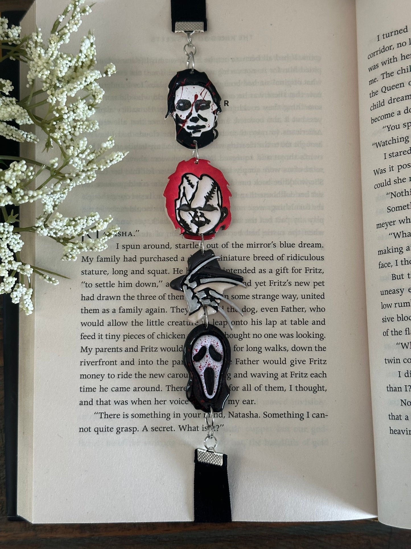 Halloween Bookmarks, Slasher movies, Elastic Bookmarks, Unique Bookmarks, Halloween, Slasher Movies, Horror Movies, Teacher Gifts, Literary Gifts, Book Lovers Gift, Bookworms, Handmade, Hand Painted, Ghost Face, Chucky, Freddy Krueger, Jason, Michael Myers,Fun Gifts, Halloween Lovers