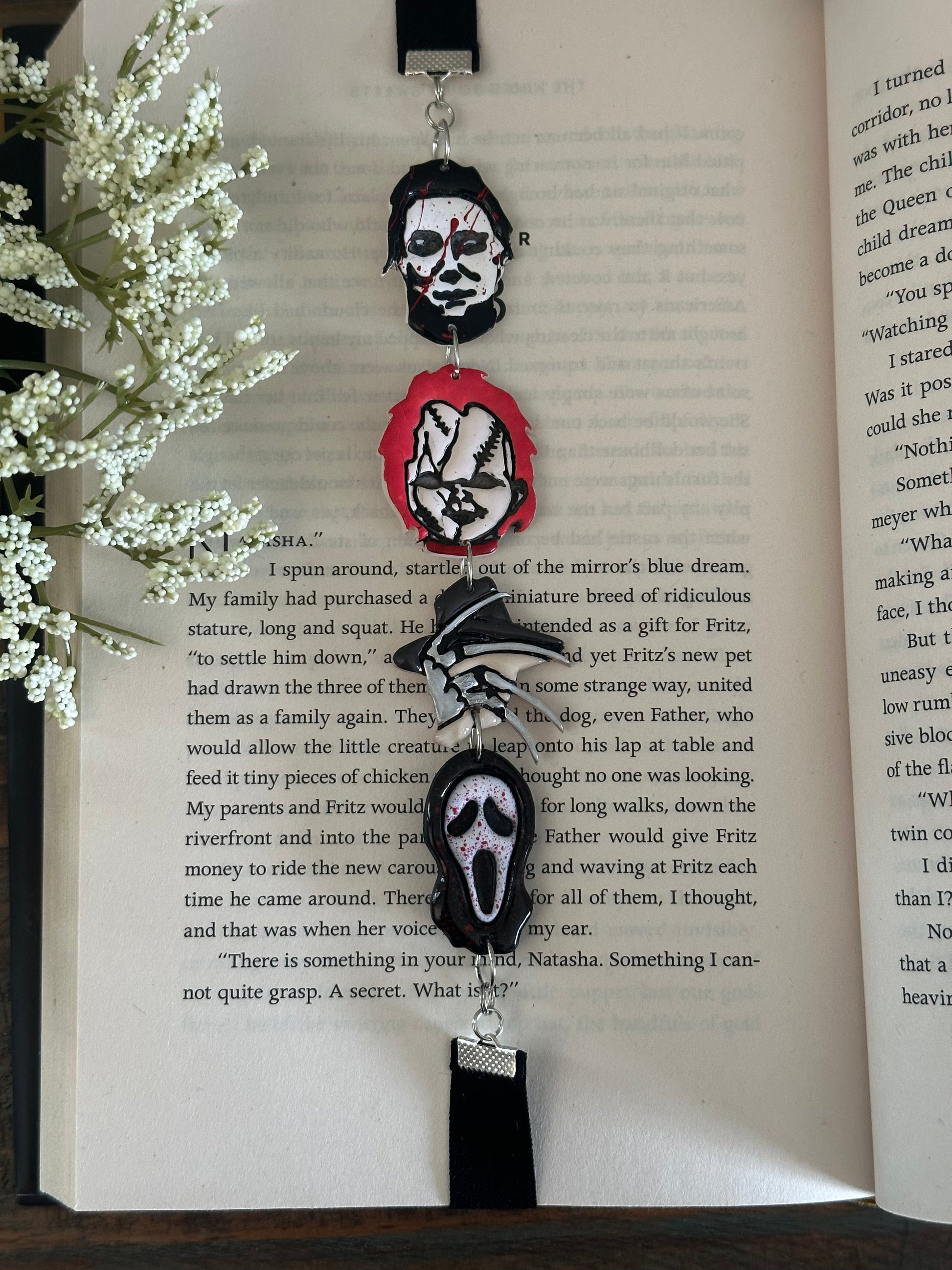 Halloween Bookmarks, Slasher movies, Elastic Bookmarks, Unique Bookmarks, Halloween, Slasher Movies, Horror Movies, Teacher Gifts, Literary Gifts, Book Lovers Gift, Bookworms, Handmade, Hand Painted, Ghost Face, Chucky, Freddy Krueger, Jason, Michael Myers,Fun Gifts, Halloween Lovers