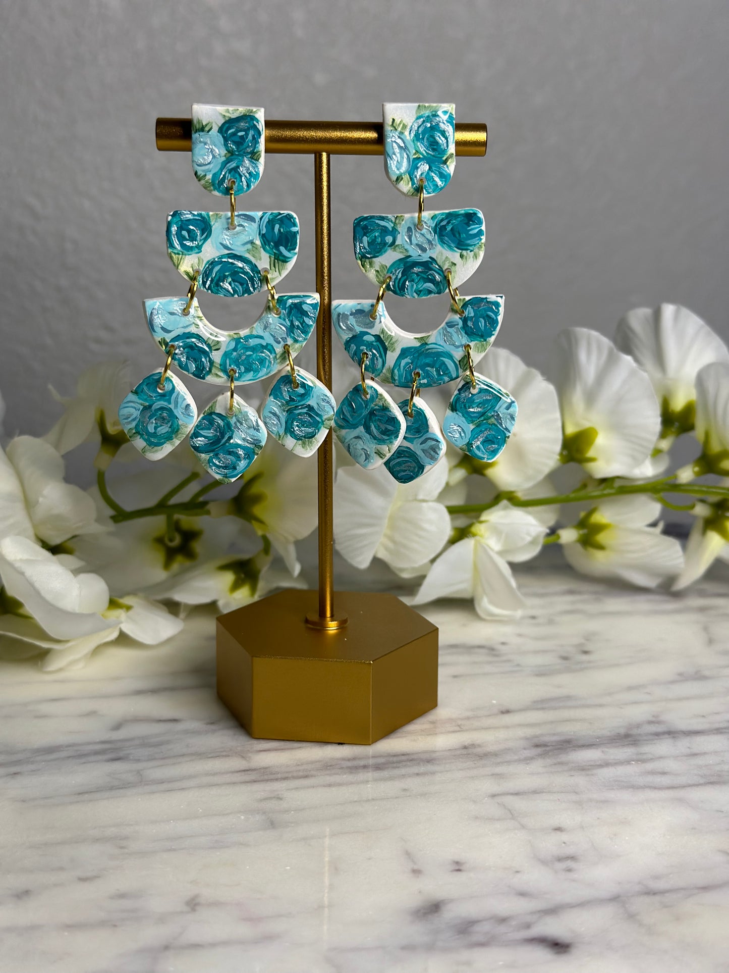 The Rose Dangles