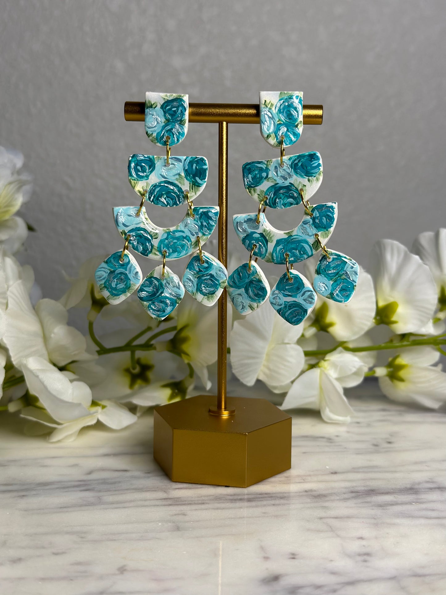 The Rose Dangles