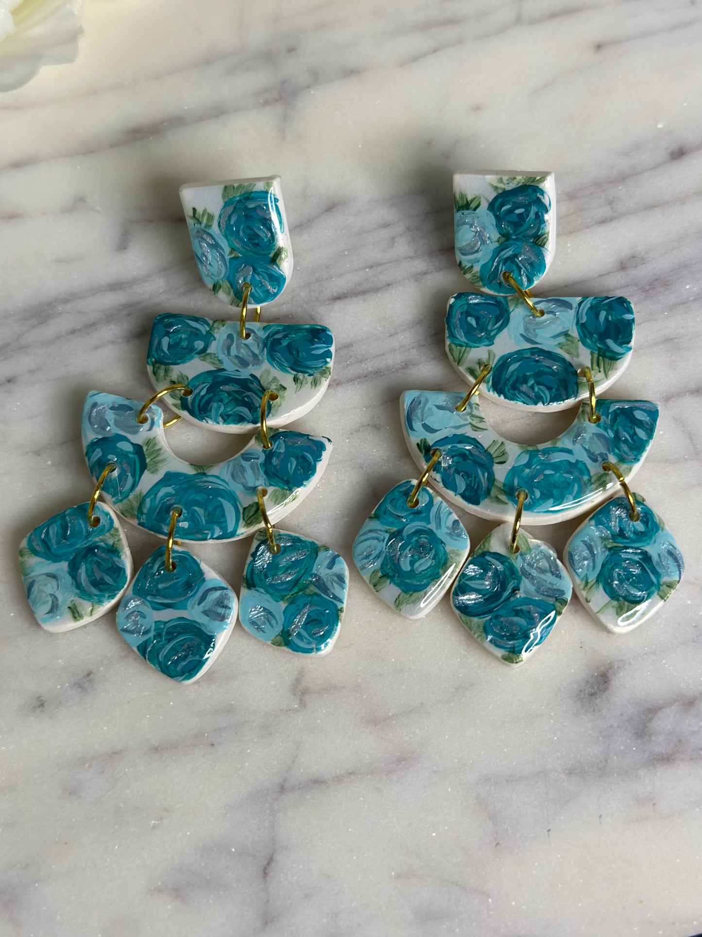 The Rose Dangles