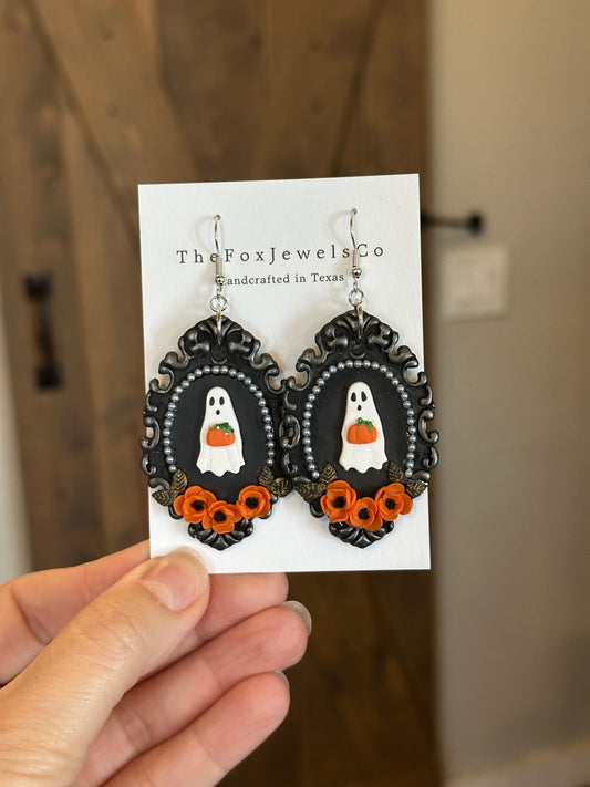 Vintage Ghost & Pumpkin Earrings – Pearl Frame with Floral Detail