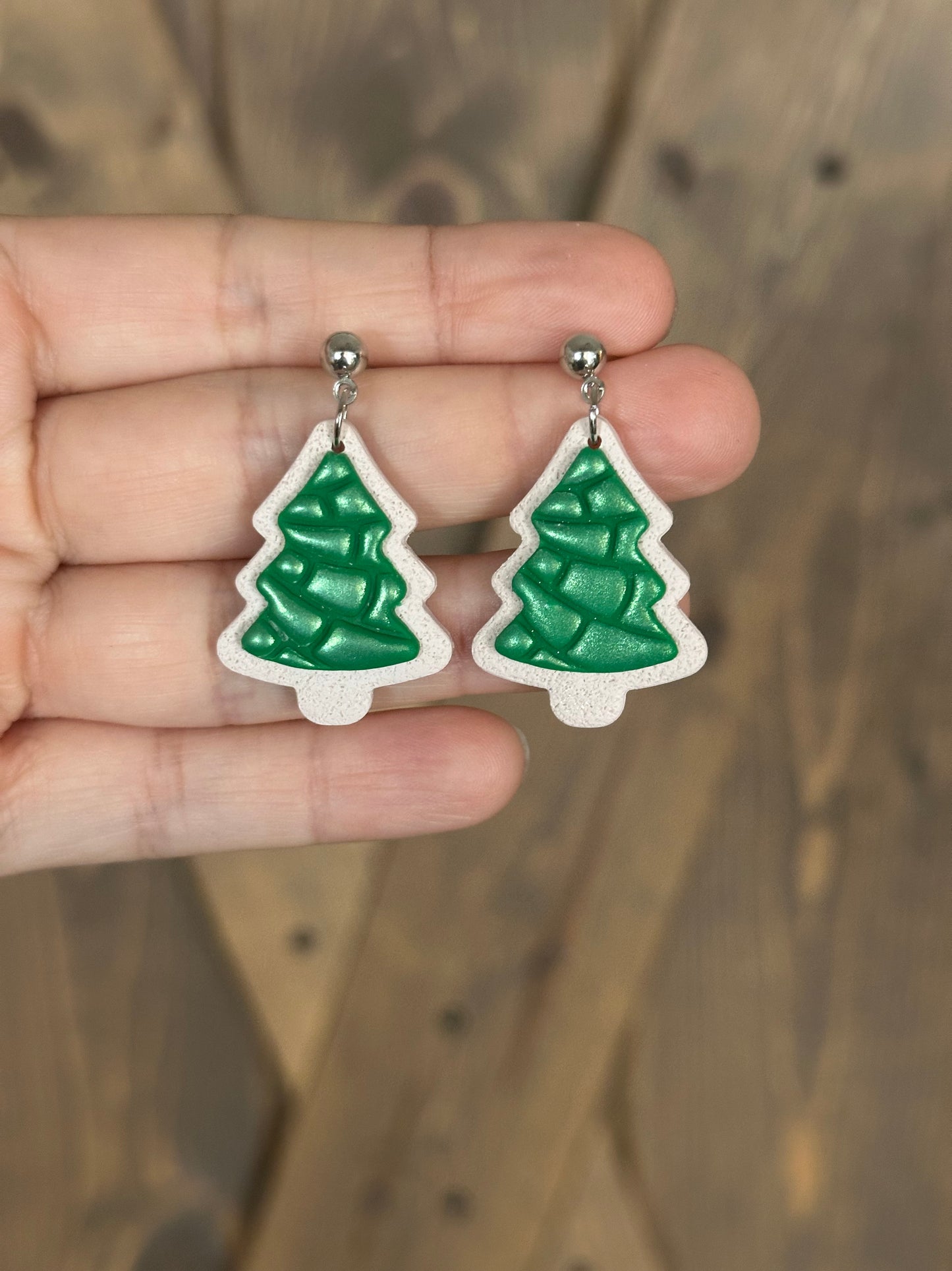 Concha Christmas Tree Earrings