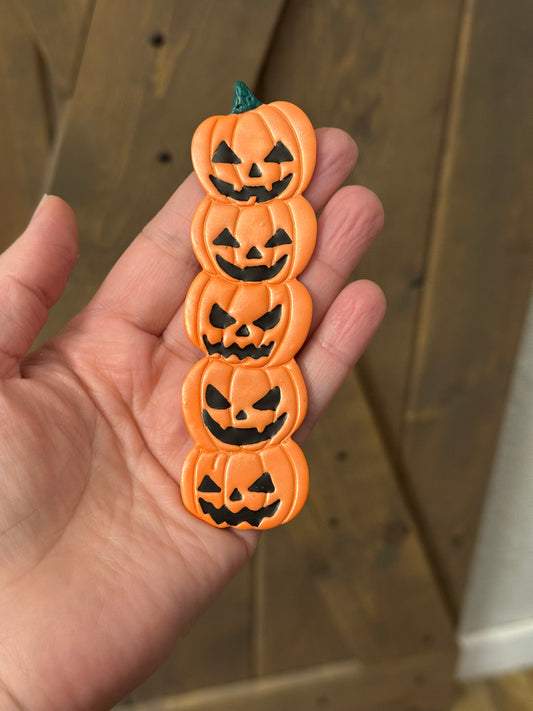 Stacked Pumpkin Bookmark – 5 Jack-o’-Lantern Halloween Design