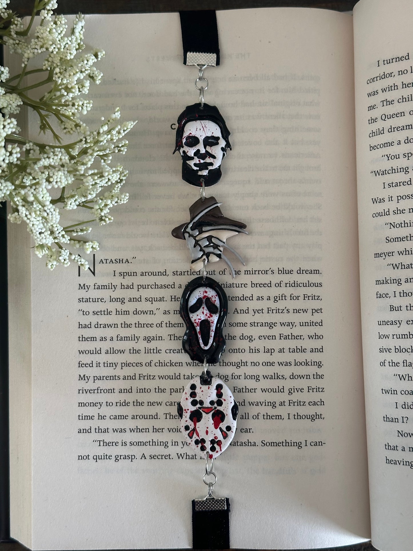 Halloween Bookmarks, Slasher movies, Elastic Bookmarks, Unique Bookmarks, Halloween, Slasher Movies, Horror Movies, Teacher Gifts, Literary Gifts, Book Lovers Gift, Bookworms, Handmade, Hand Painted, Ghost Face, Chucky, Freddy Krueger, Jason, Michael Myers,Fun Gifts, Halloween Lovers